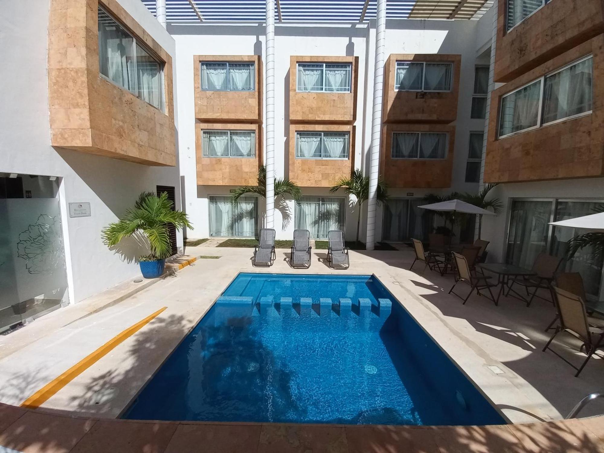 Hotel Villas Segovia Suites Playa Del Carmen Dış mekan fotoğraf